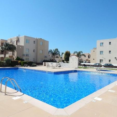 Excellent 2 Bed Apartment Мандрія Екстер'єр фото